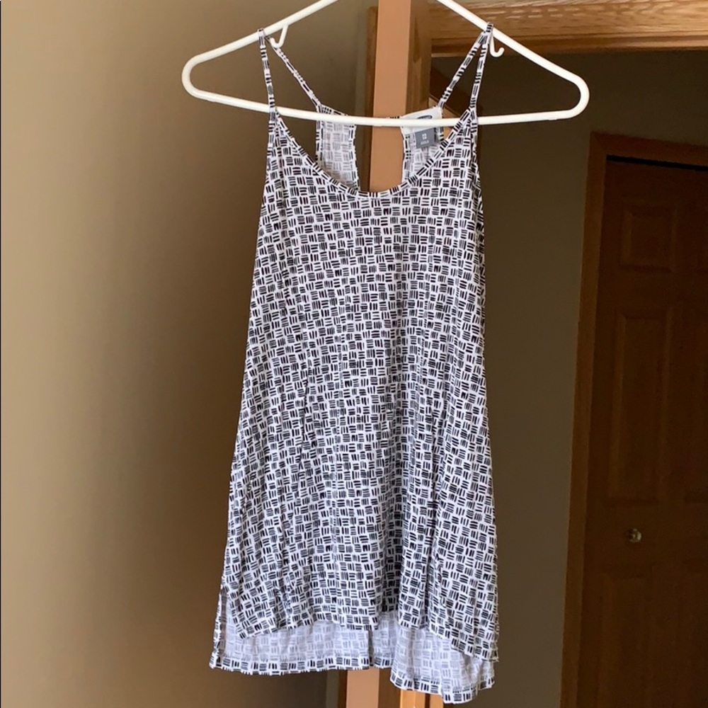 Cut-out Tank